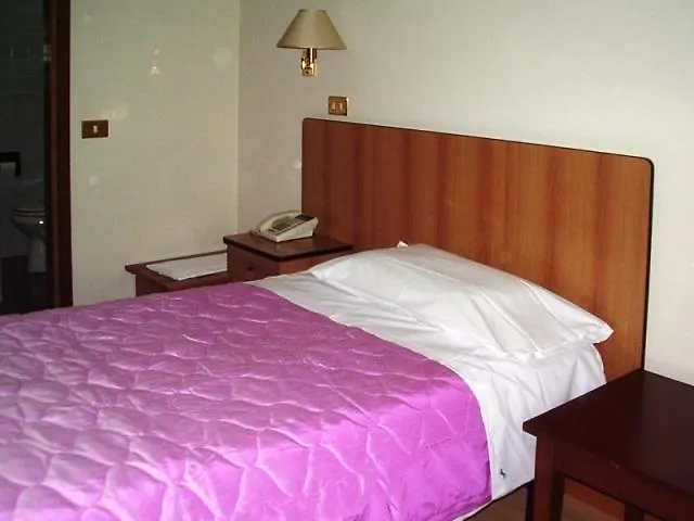 Albergo Astron Brescia 3*,  Italia